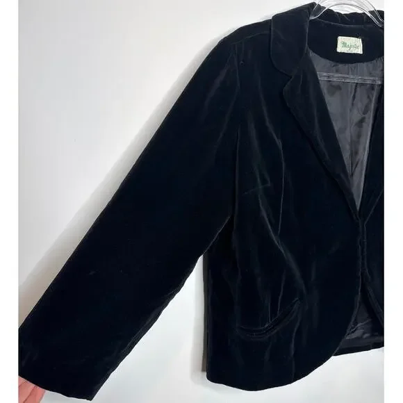 Vintage 1950s–60s Majestic Black Velvet Bolero Jacket Medium - Picture 6 of 15